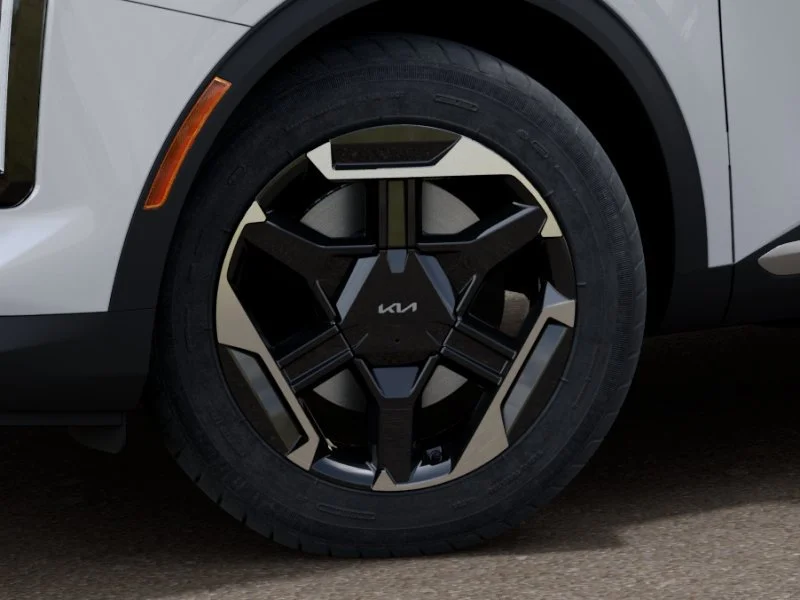 New 2027 White Kia S image 9