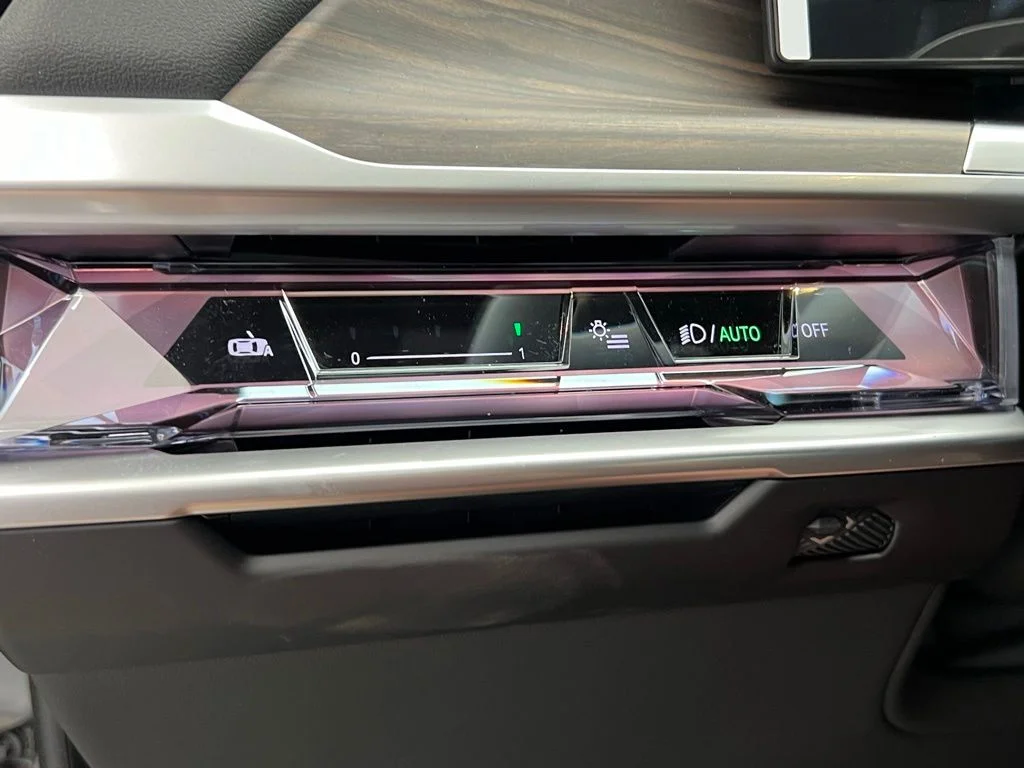 New 2026 Oxide Grey Metallic BMW 760i xDrive image 20