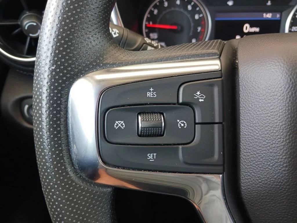 Used 2025 Sterling Gray Metallic Chevrolet 2LT image 31