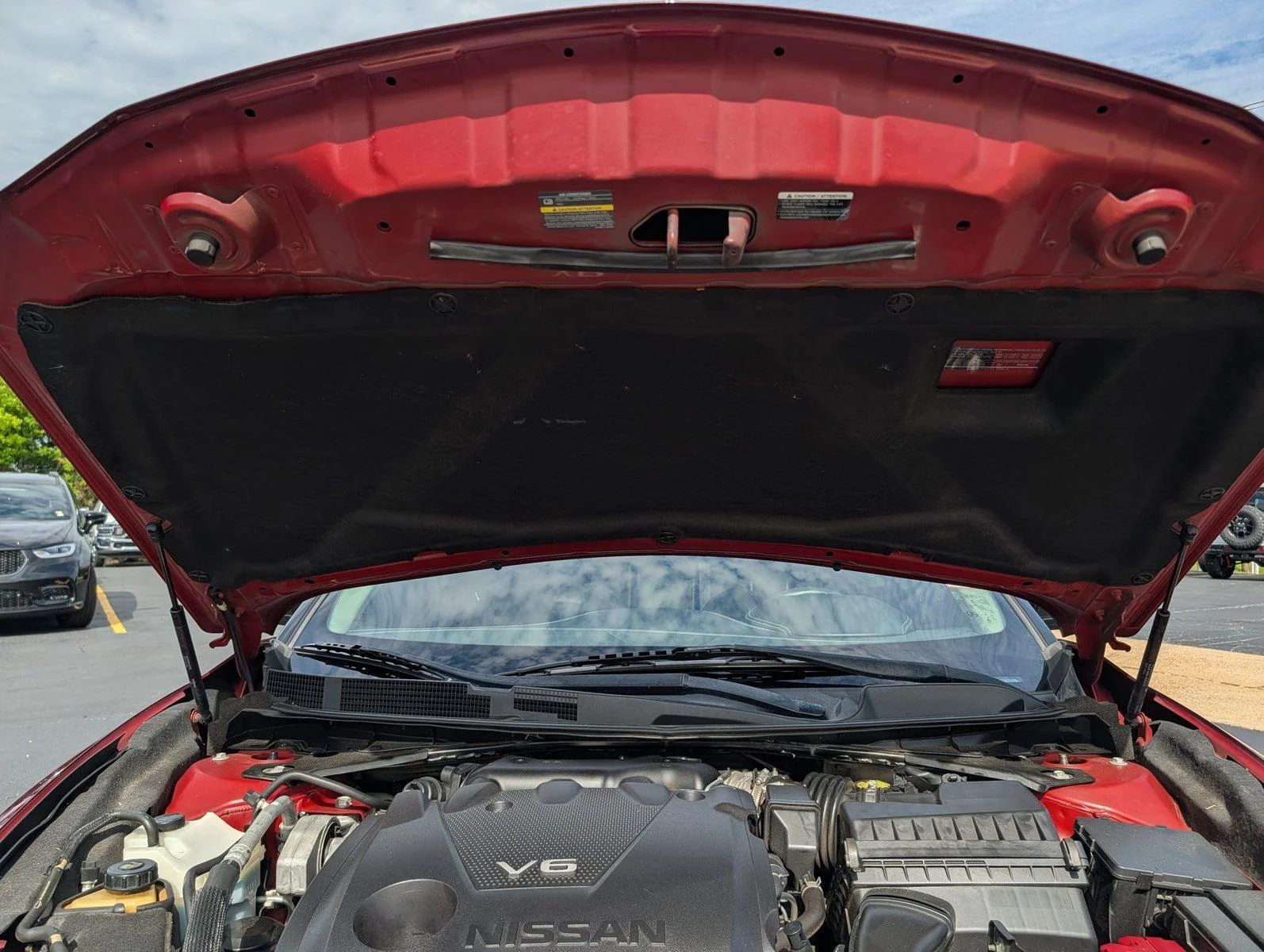 Used 2019 Super Black Nissan Platinum image 32
