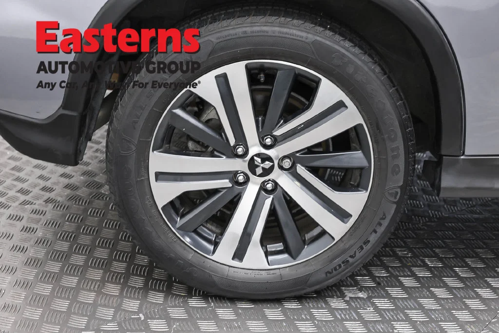 Used 2024 Gray Mitsubishi 2.0 ES image 29