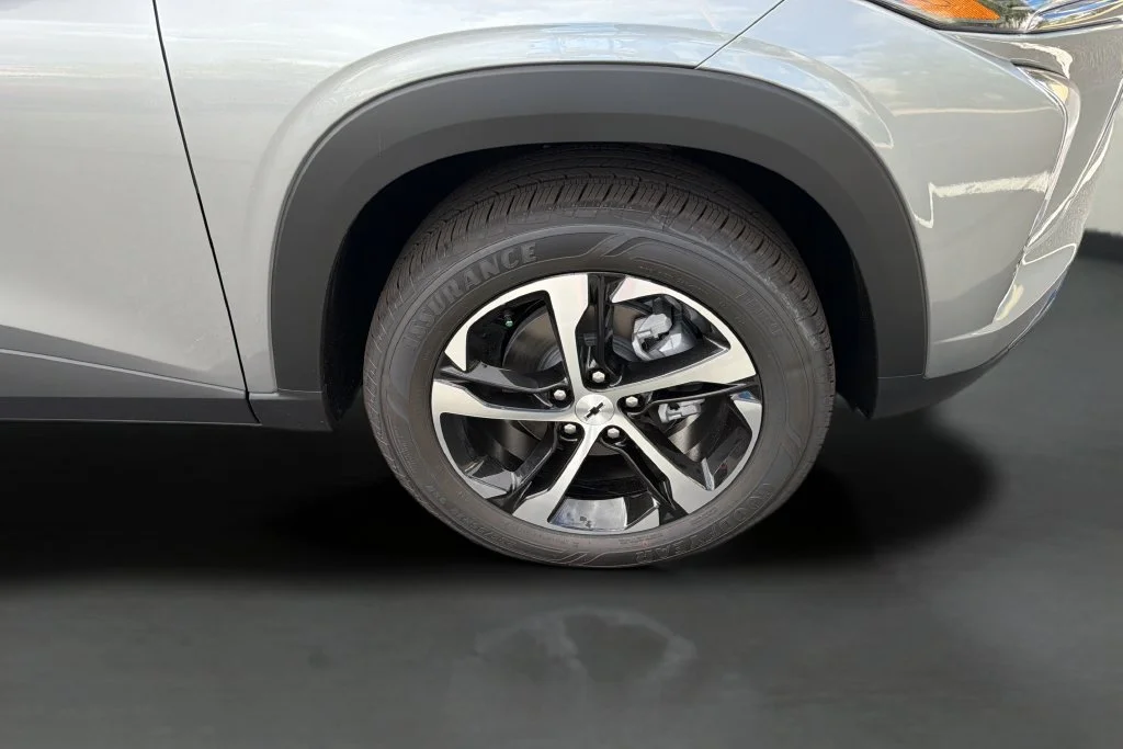 New 2026 Sterling Gray Metallic Chevrolet 1RS image 9