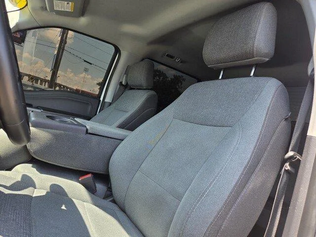 Used 2024 Oxford White Ford XLT image 12