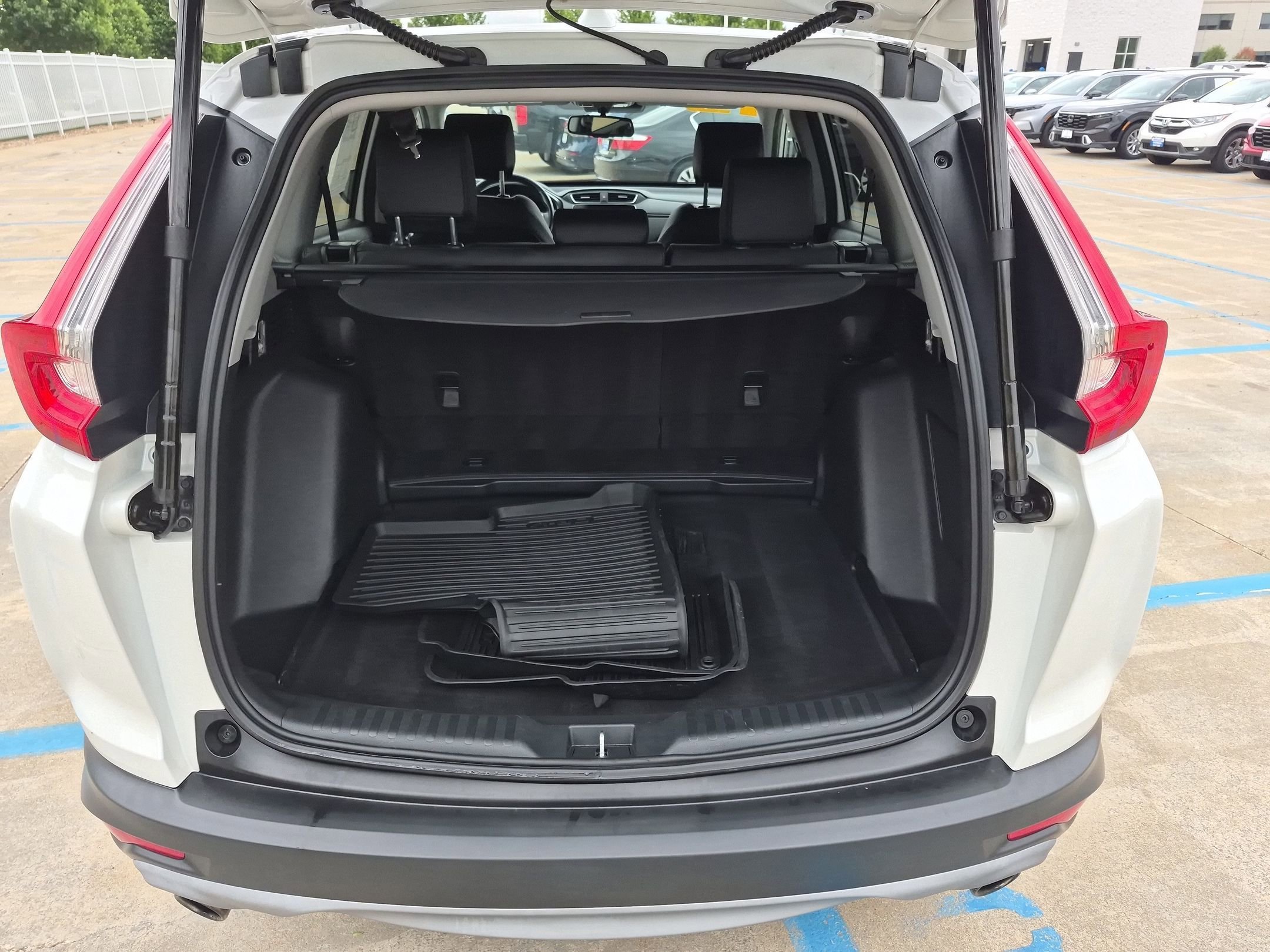 Certified Used 2019 Platinum White Pearl Honda Touring AWD image 28
