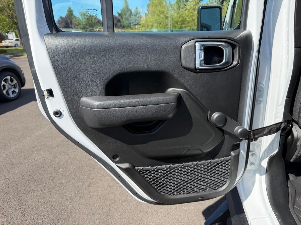 Used 2022 Bright White Clearcoat Jeep Unlimited Sport image 29