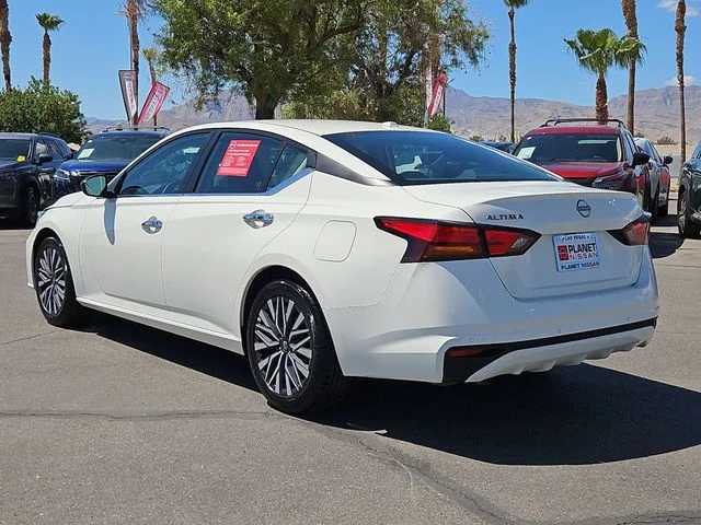 Certified Used 2025 Glacier White Nissan 2.5 SV image 9