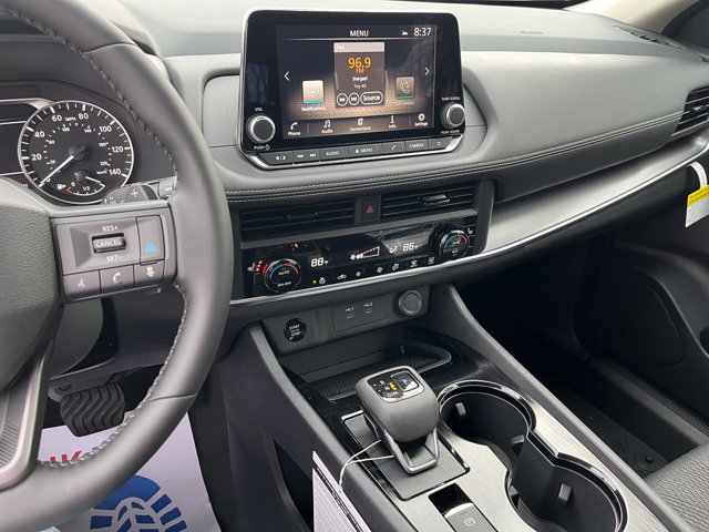2026 Nissan Rogue SV - Photo 13