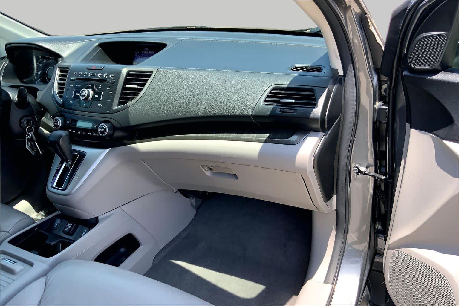 Used 2013 Alabaster Silver Metallic Honda EX-L image 19