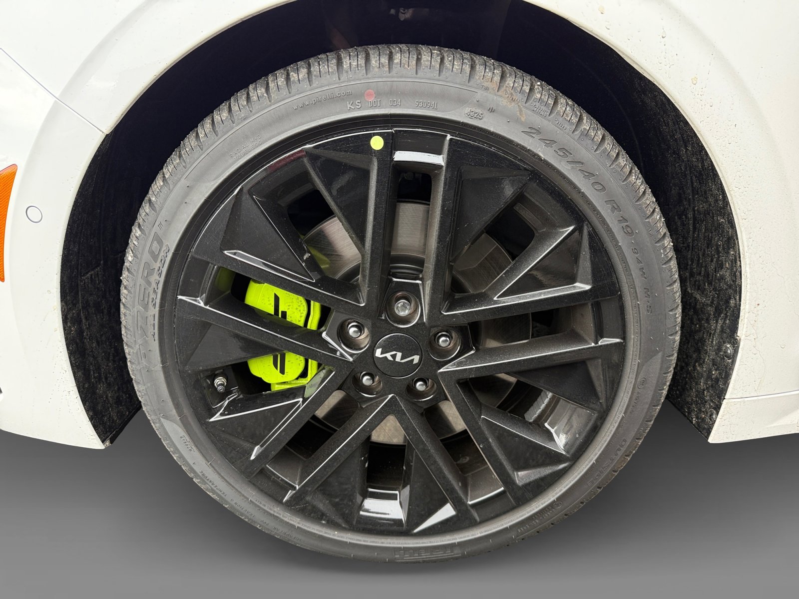 New 2026 Snow White Pearl Kia GT image 9