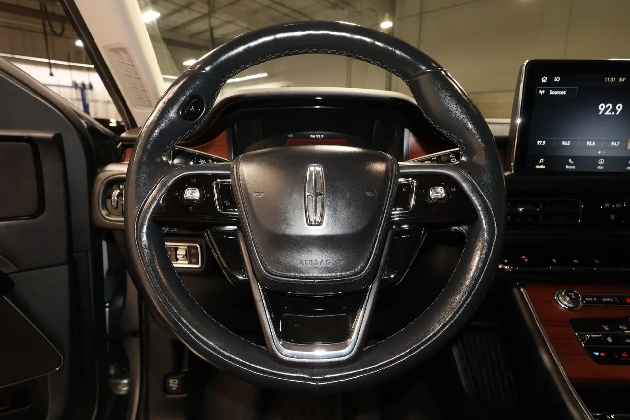 Used 2022 Silver Lincoln Reserve image 10