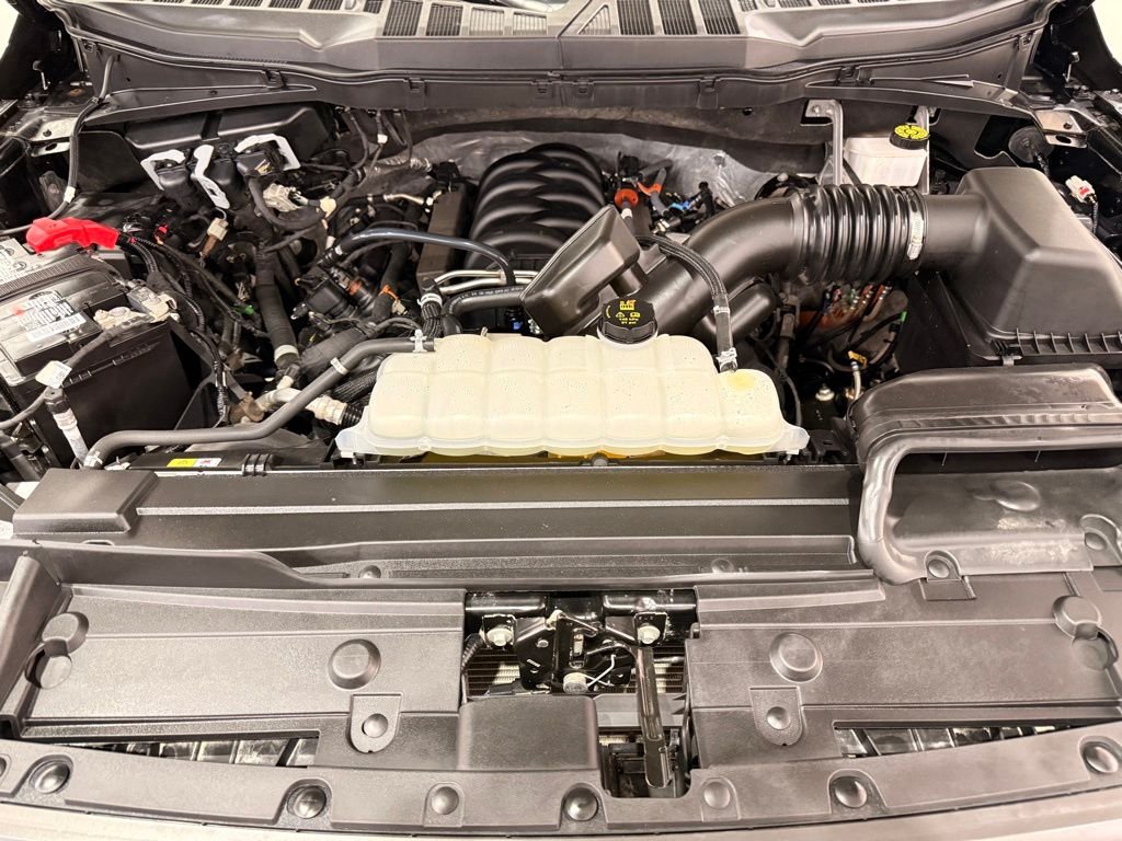Used 2022 Black Ford XLT image 6