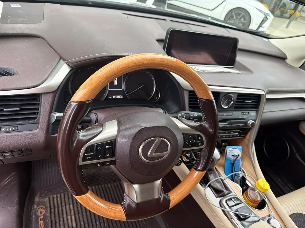 Used 2019 Obsidian Lexus 350L Luxury image 19