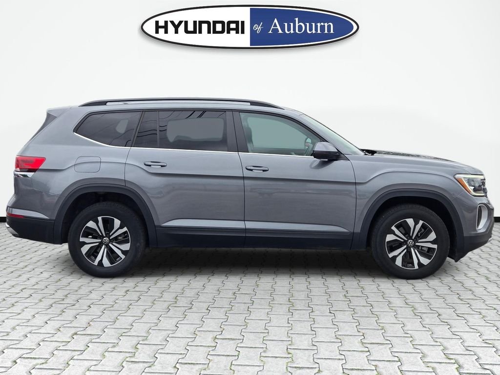 Used 2025 Gray Volkswagen 2.0T SE image 4