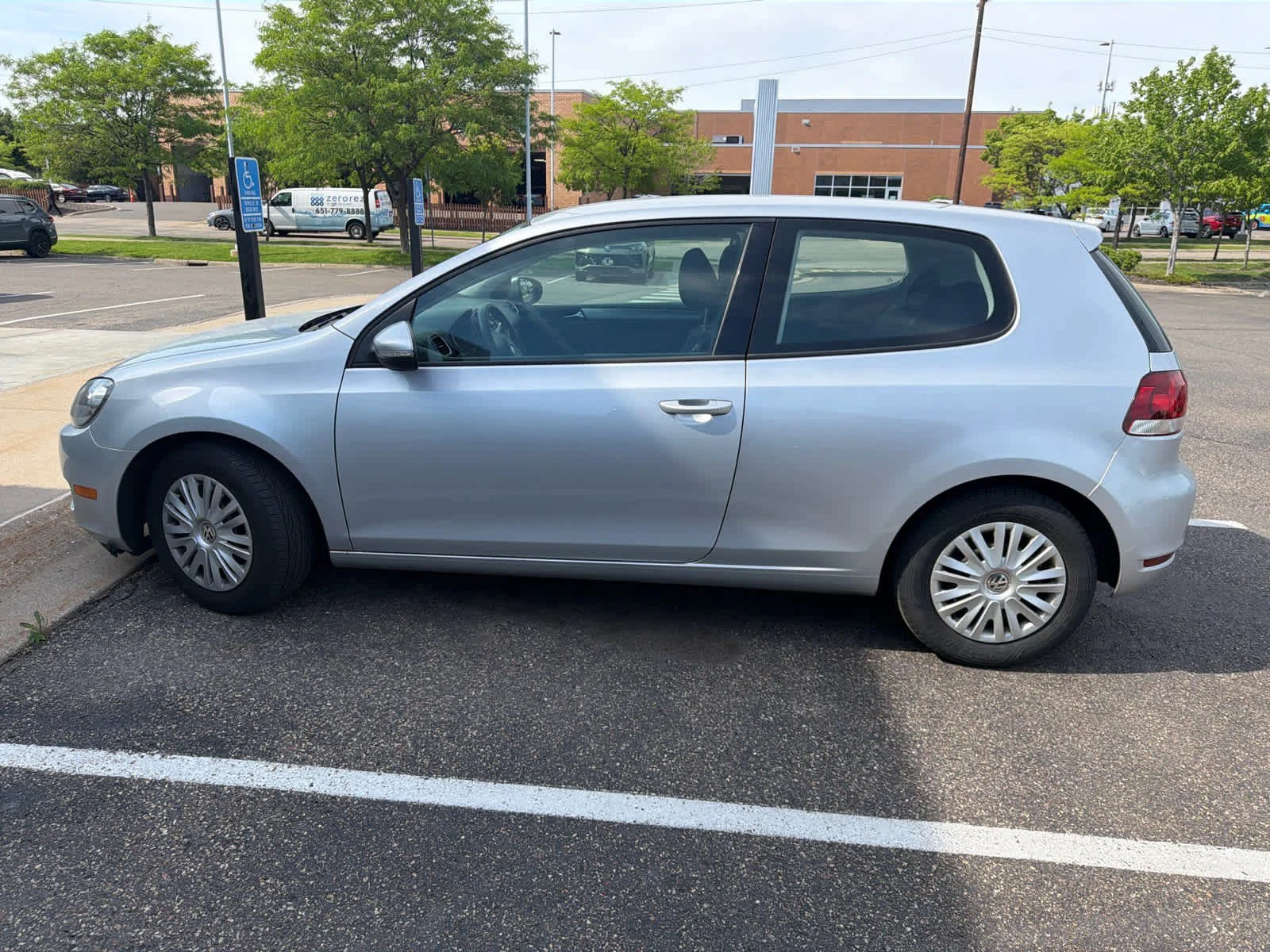 Used 2012 Silver Volkswagen w/Conv image 4