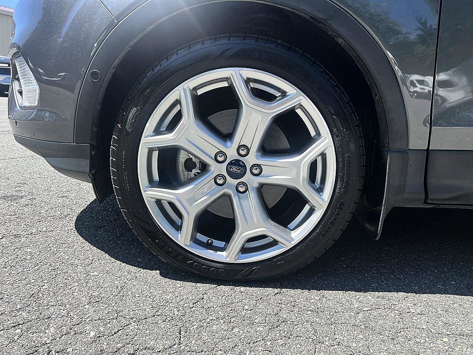 Used 2019 Magnetic Ford Titanium image 8