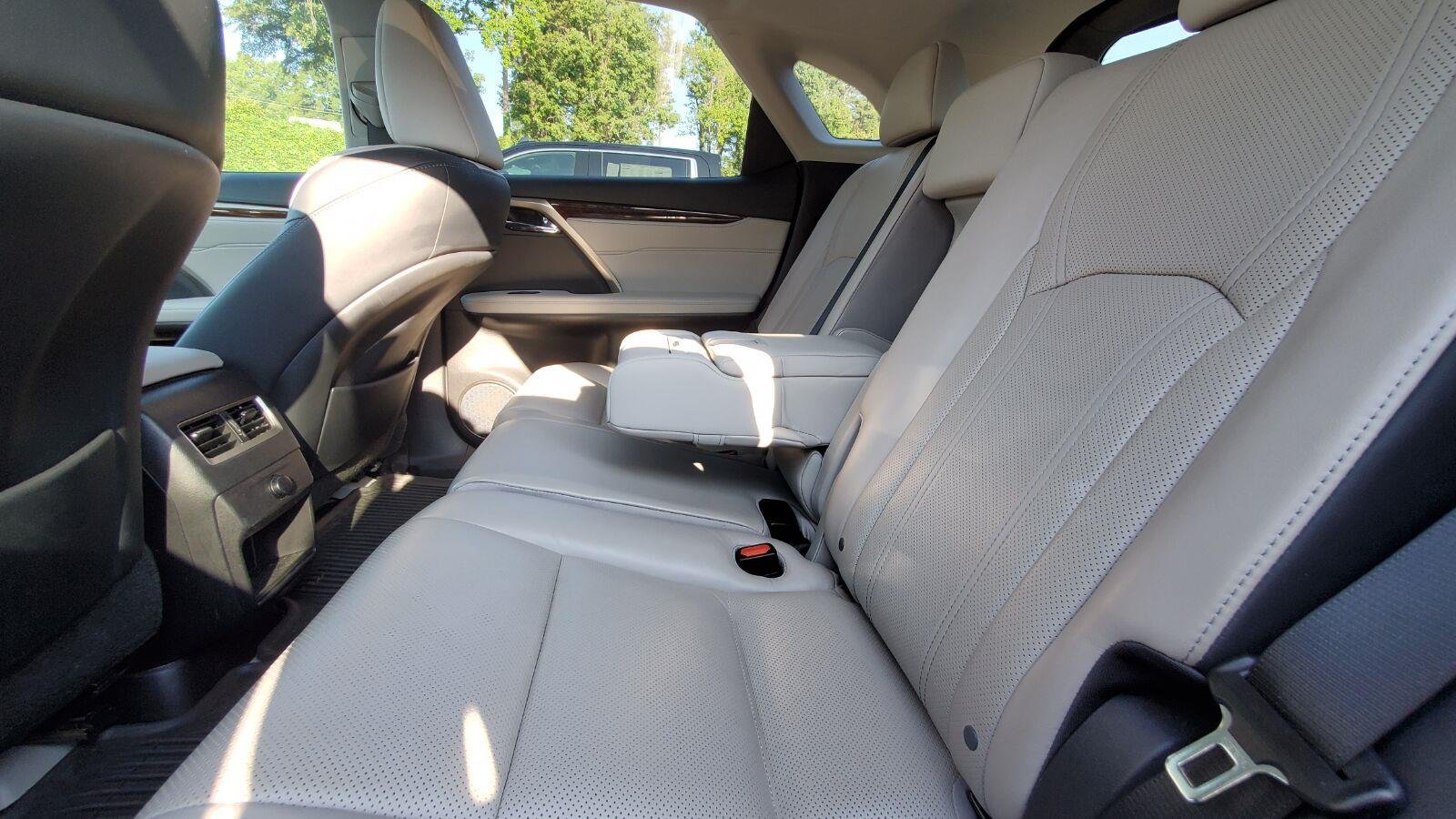 Used 2016 Eminent White Pearl Lexus FWD 4dr image 5