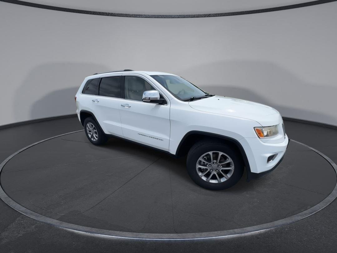 Used 2016 Bright White Clearcoat Jeep Limited image 2