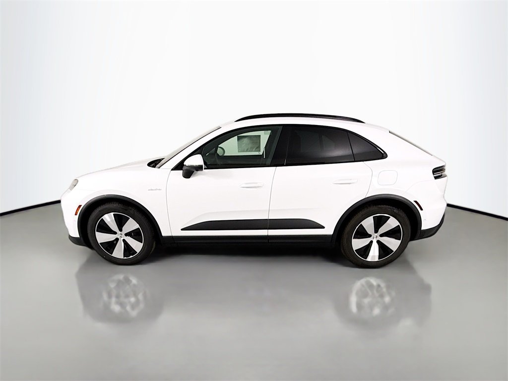 2025 Porsche Macan Electric photo 2