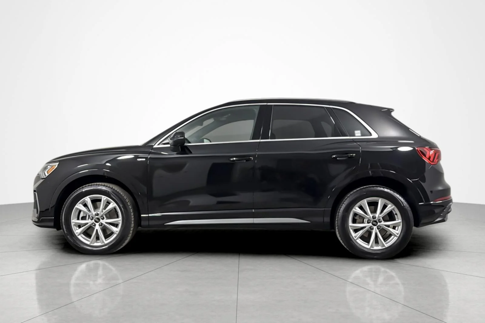 Used 2025 Mythos Black Metallic Audi S line Premium 45 TFSI quattro image 2