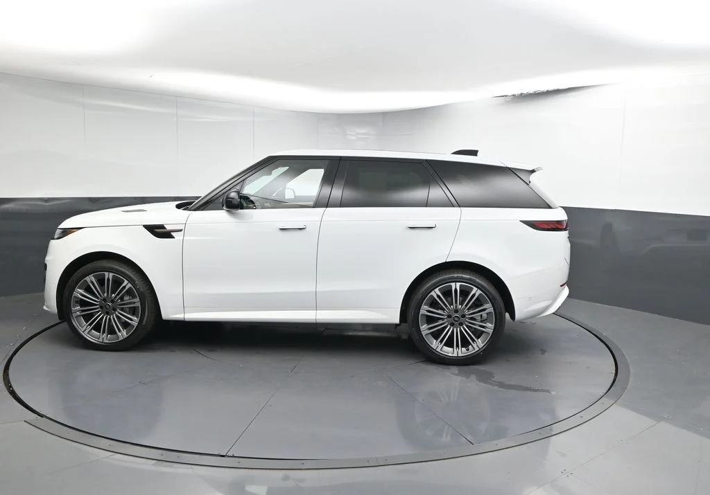 Certified Used 2025 White Land Rover Dynamic SE image 2