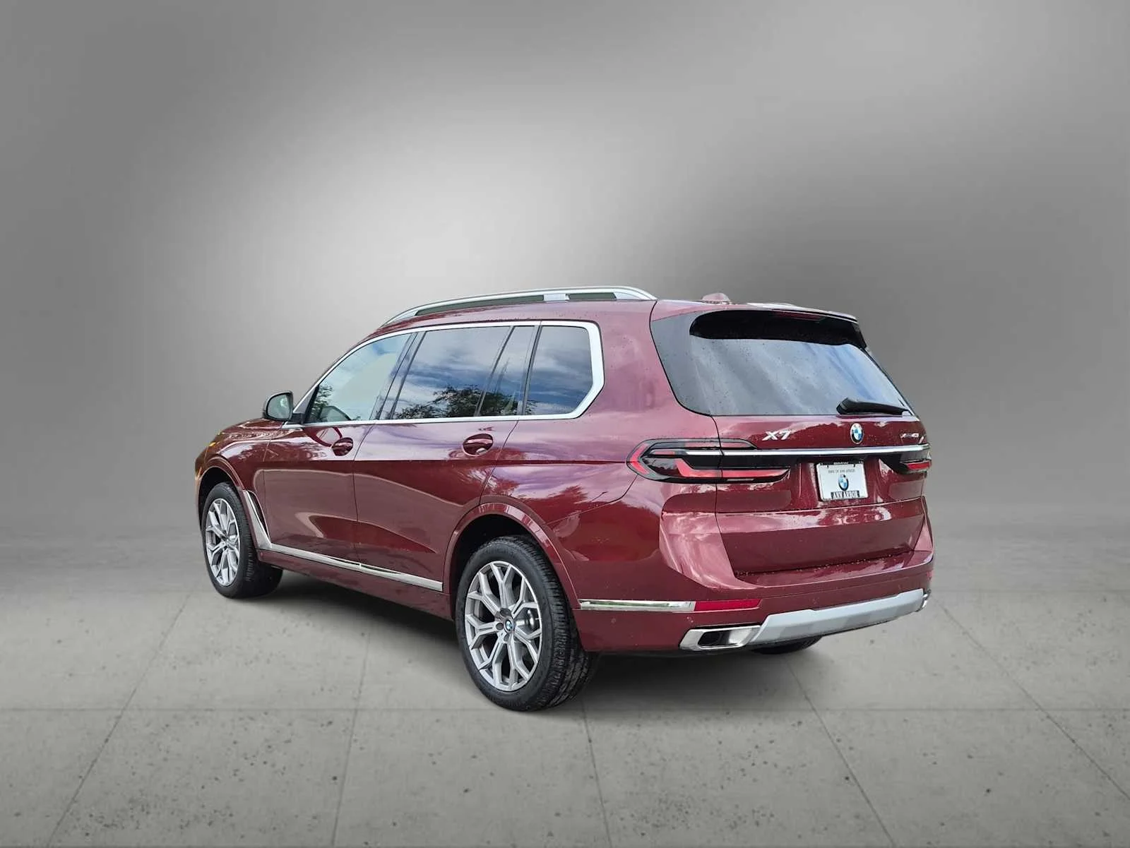 Used 2026 Red BMW xDrive40i image 6