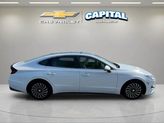 Used 2023 White Hyundai Limited image 6