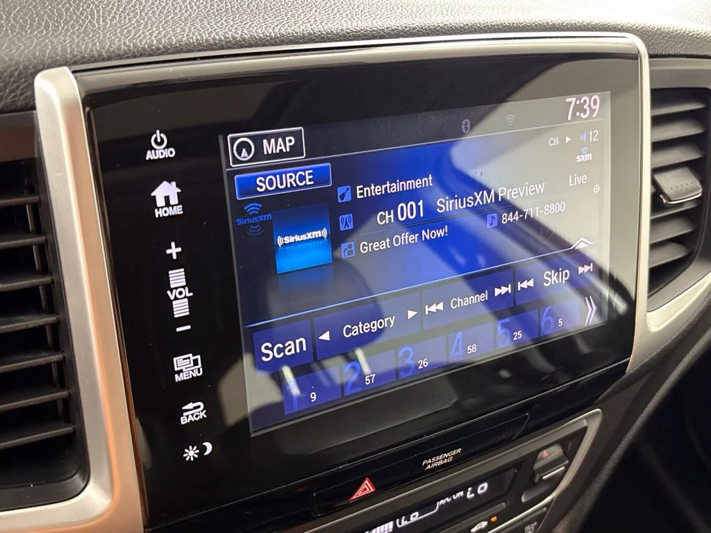 Used 2017  Honda EX-L image 36