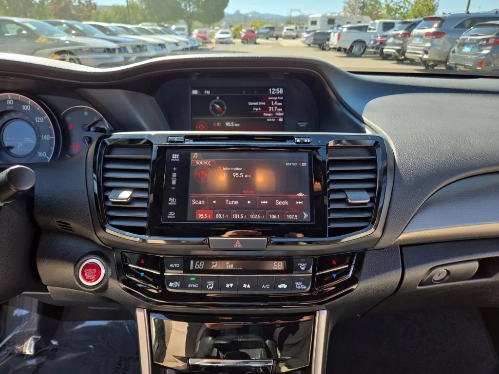 Used 2017  Honda EX-L image 21