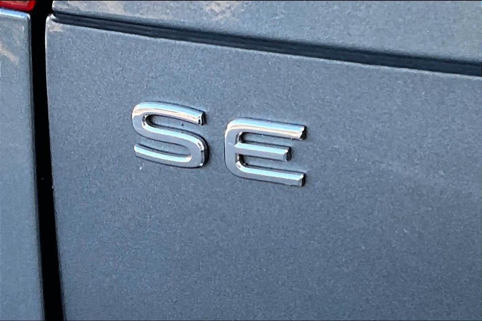 Certified Used 2024 Platinum Gray Metallic Volkswagen SE R-Line Black image 10