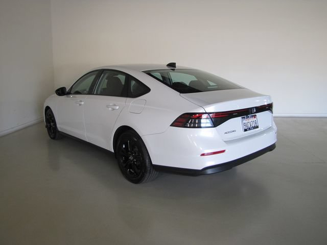 Certified Used 2025 Platinum White Pearl Honda SE image 54