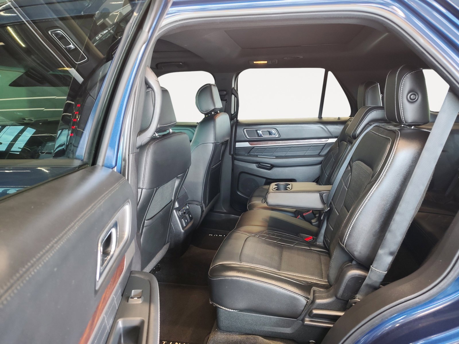 Used 2017 Blue Jeans Metallic Ford Platinum image 26