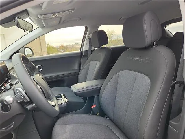 New 2026 Cyber Gray Hyundai SE image 11