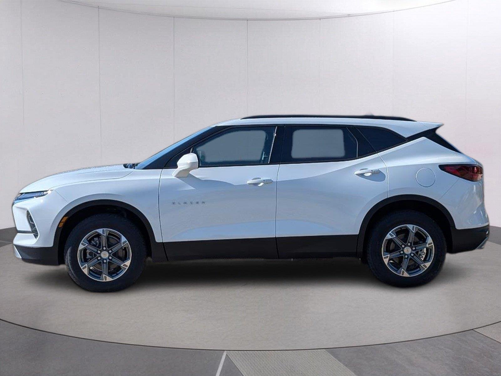 New 2026 Summit White Chevrolet 2LT image 2