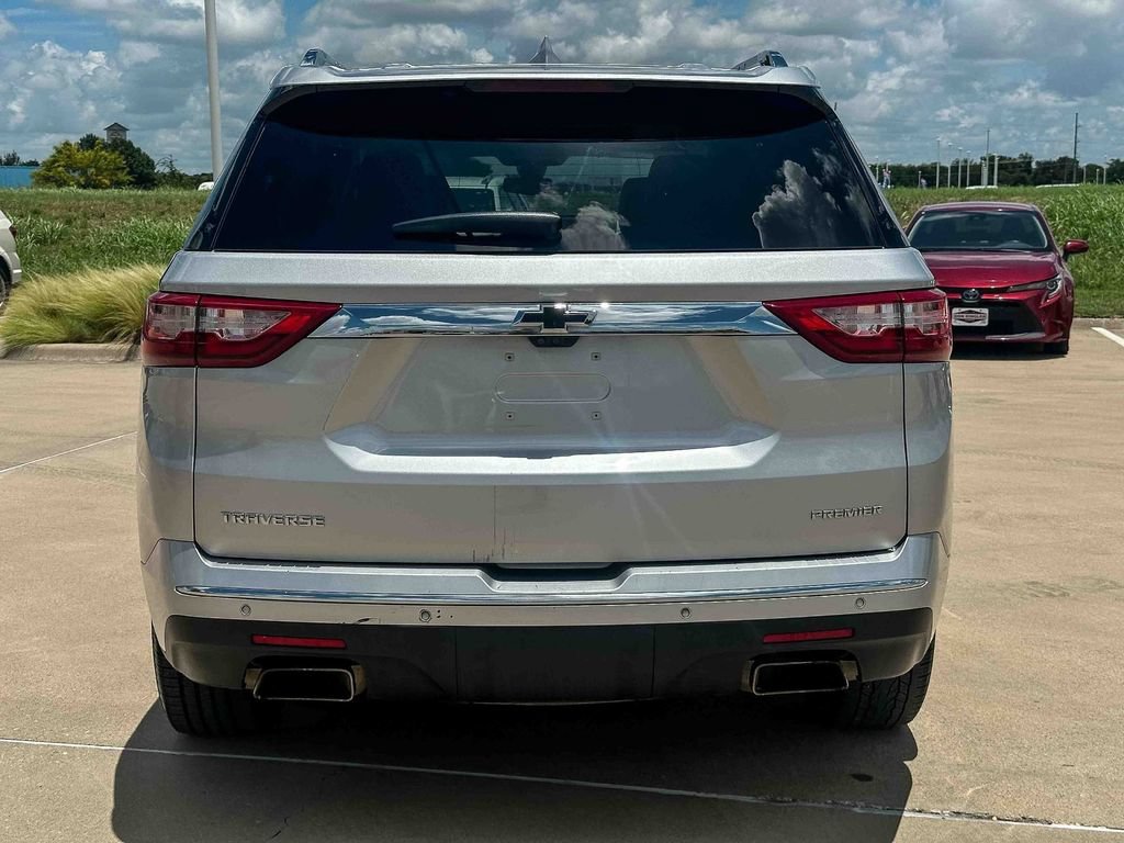 Certified Used 2021 SILVER ICE METALLIC Chevrolet Premier image 4
