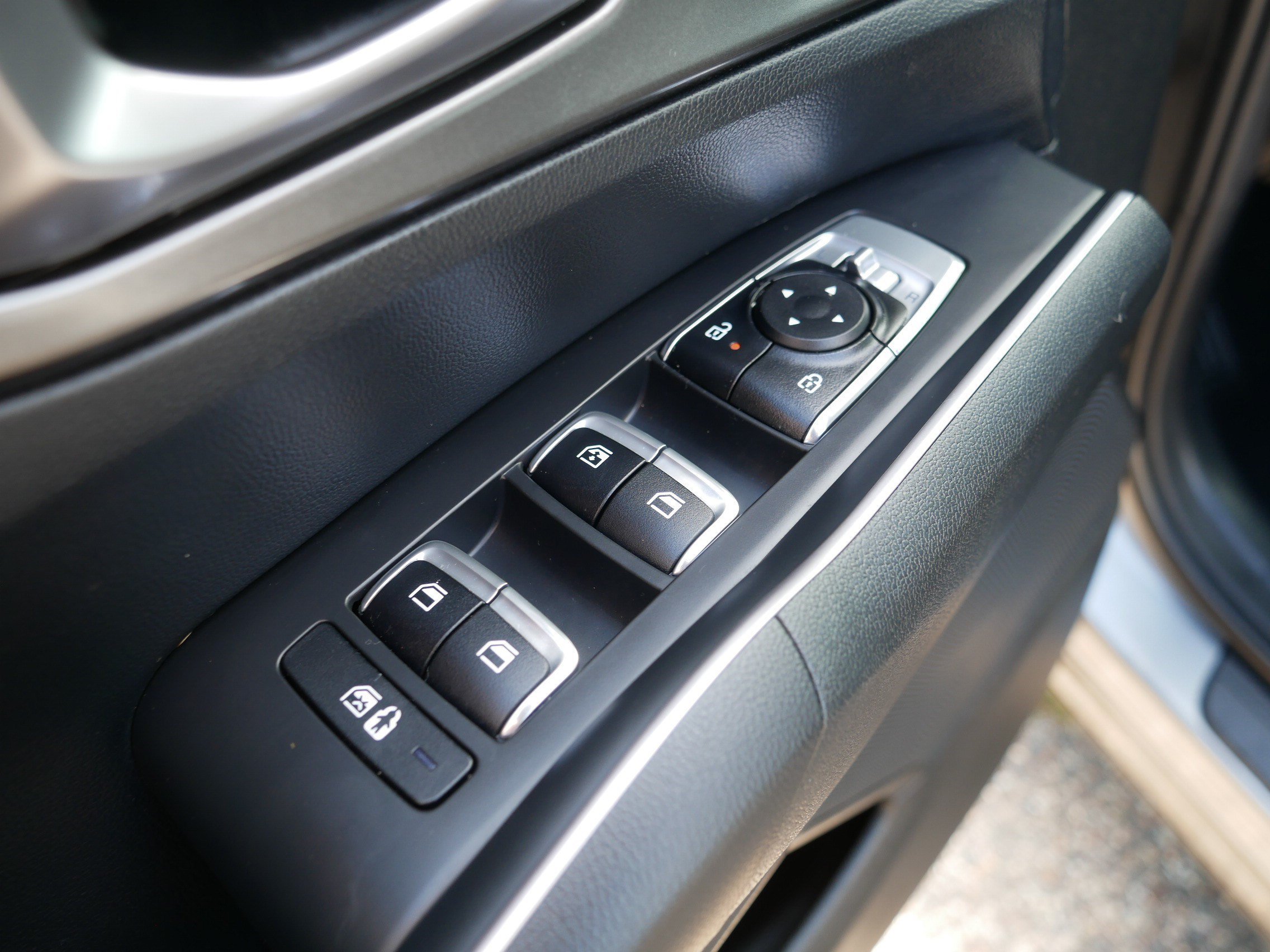 Certified Used 2025 Steel Gray Kia EX image 19