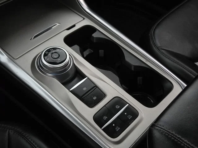 Used 2024 White Ford XLT image 19