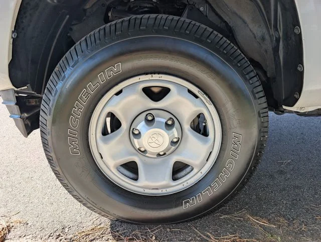 Used 2018 Super White Toyota SR image 7