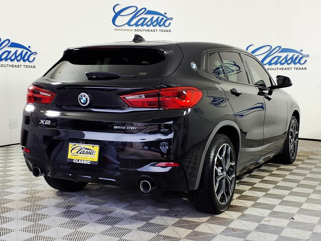 Used 2018 Black Sapphire Me BMW sDrive28i image 6