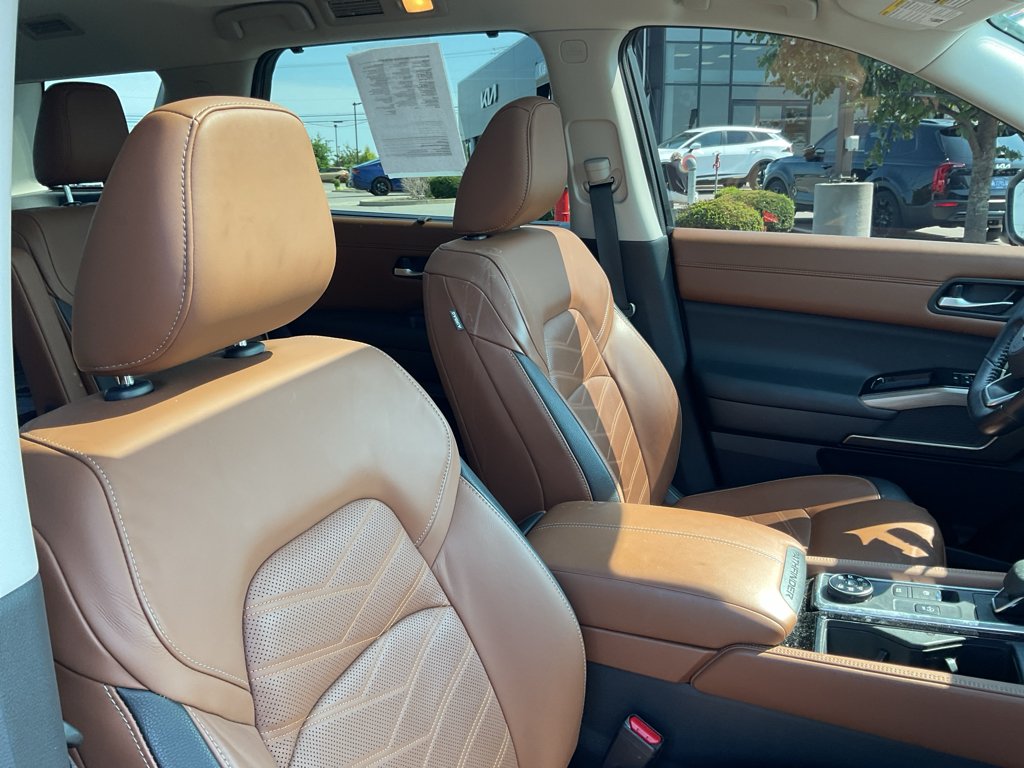 Used 2022 Pearl White Tricoat/Super Black Nissan Platinum image 12