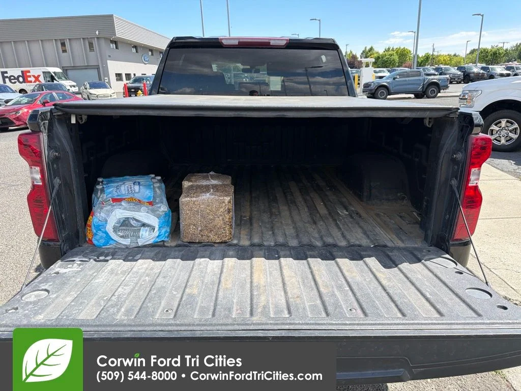 Used 2021 Black Chevrolet LT image 11