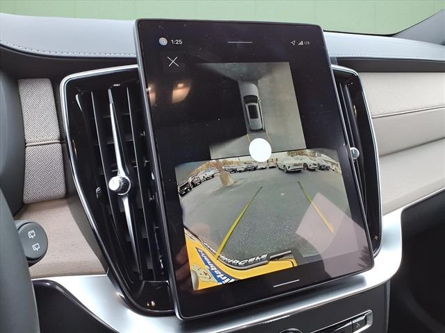 2026 Volvo XC90 Plus - Photo 24