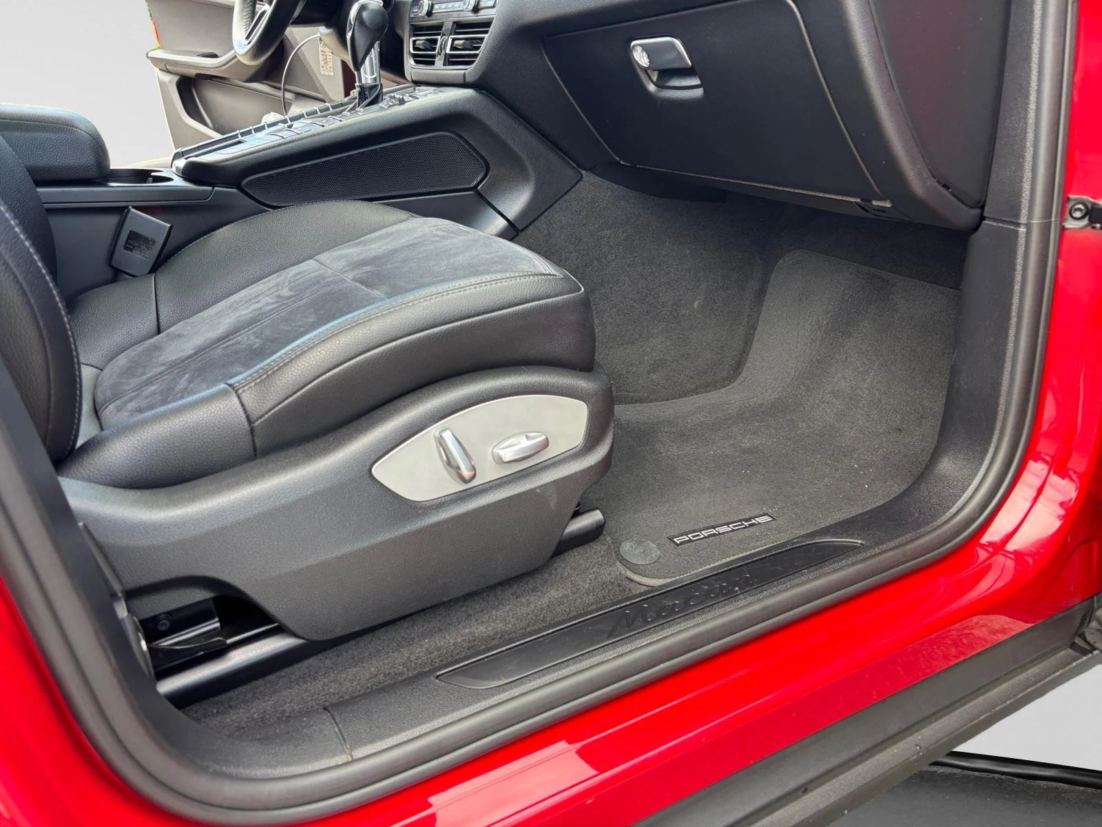 Used 2019 Carmine Red Porsche Base image 50
