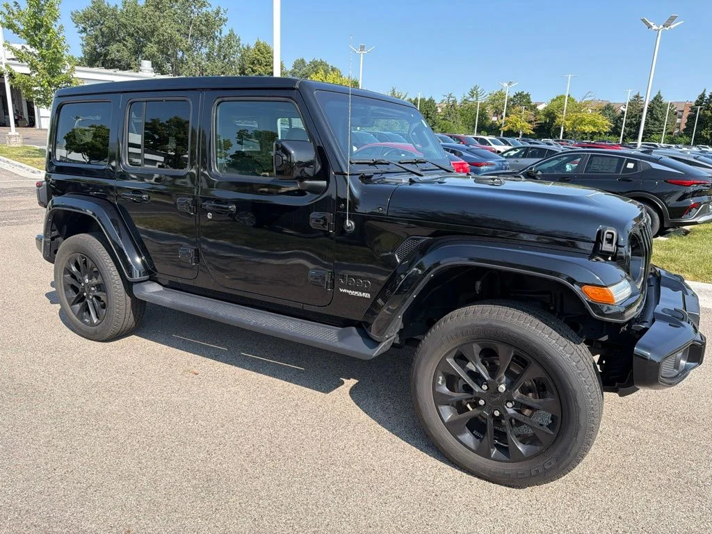 Used 2021 Black Jeep Unlimited Sahara High Altitude image 9