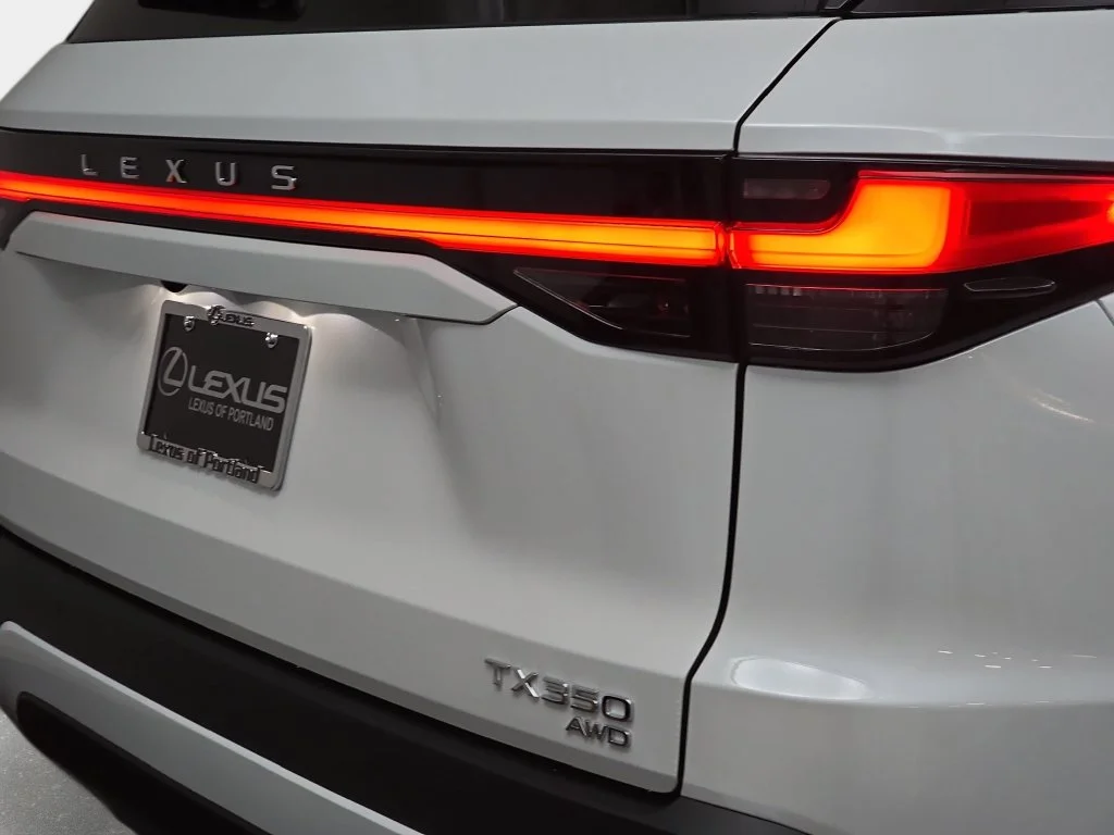 New 2026 Wind Chill Pearl Lexus PREMIUM AWD image 30
