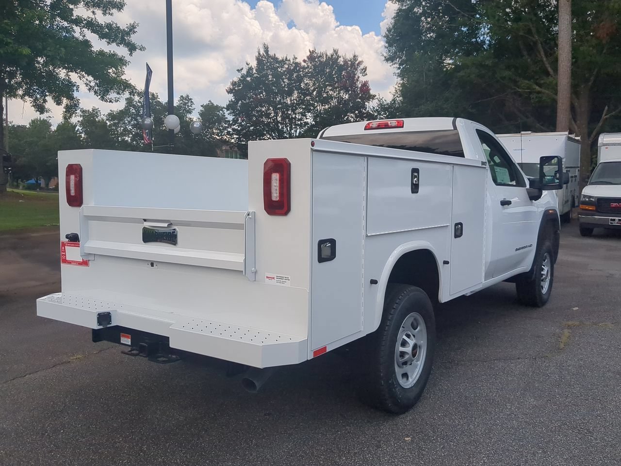 New 2026 Summit White GMC Pro image 8