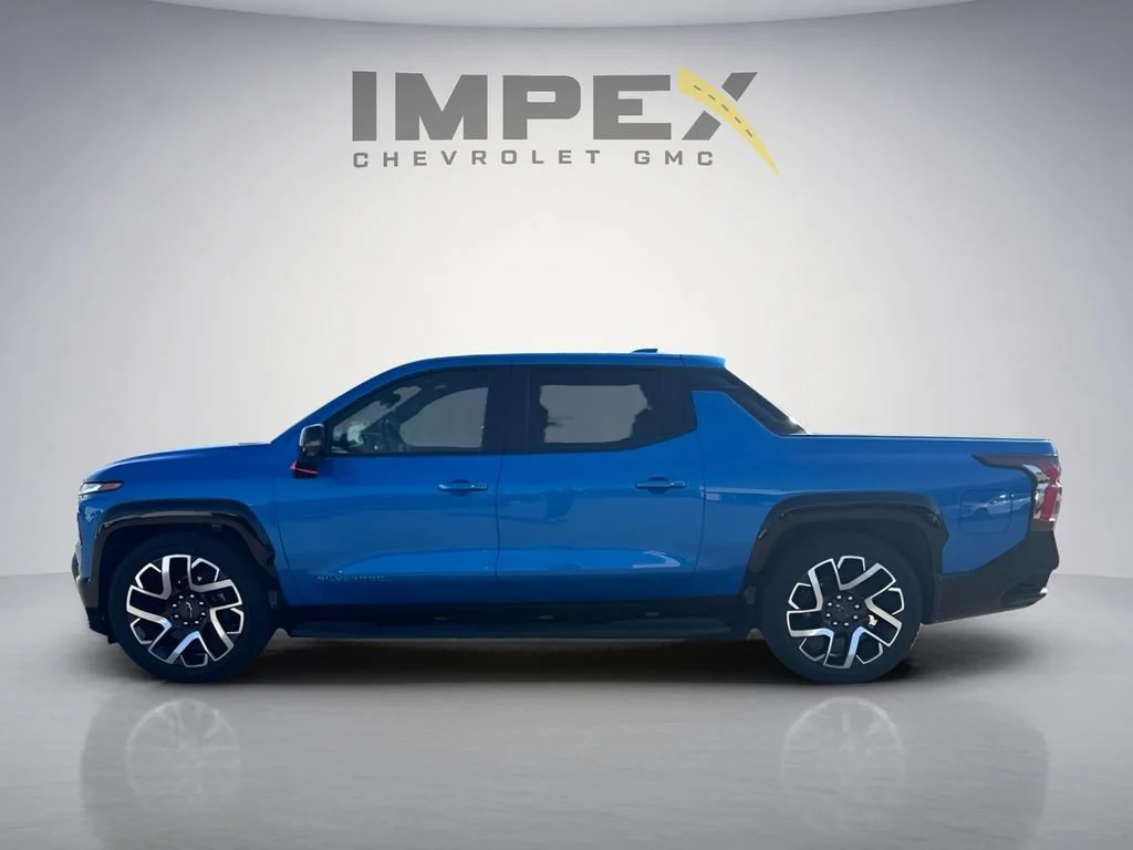 Used 2025 Riptide Blue Metallic Chevrolet RST - Max Range image 2