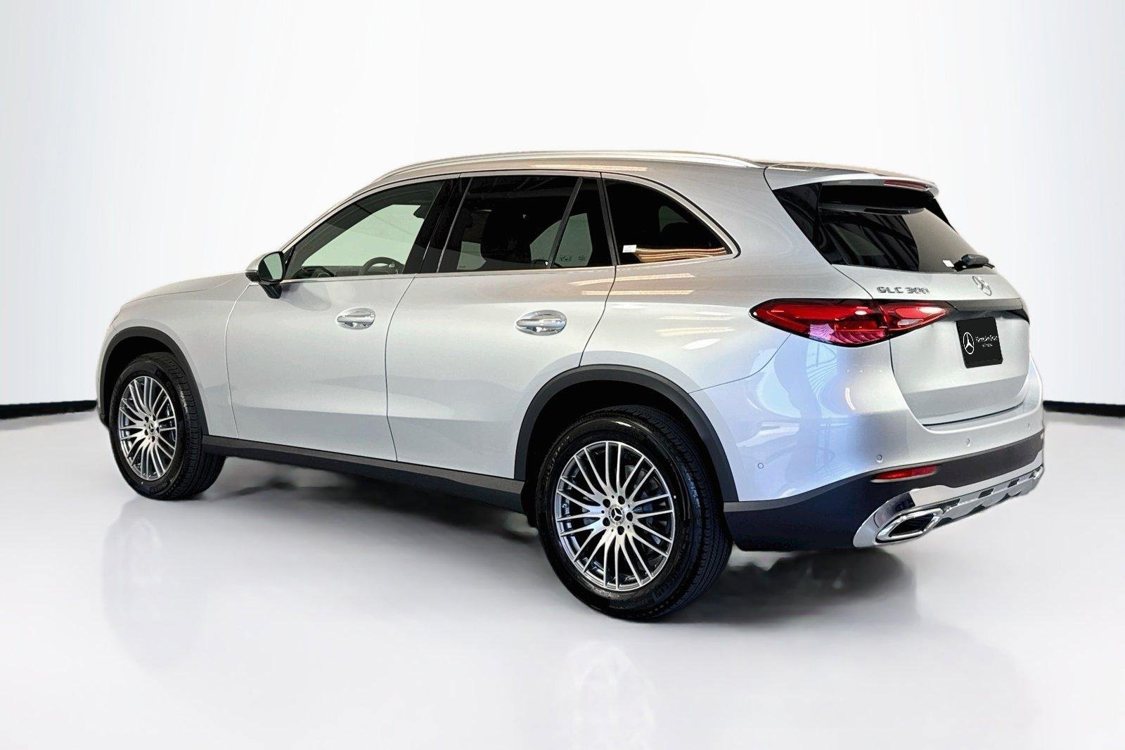 New 2026 Cirrus Silver Metallic Mercedes-Benz GLC 300 image 7