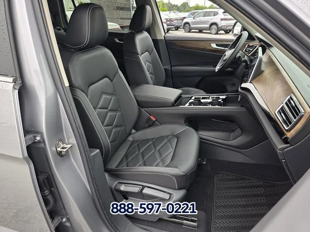 New 2026 Silver Mist Metallic Volkswagen 2.0T SE W/TECHNOLOGY image 13