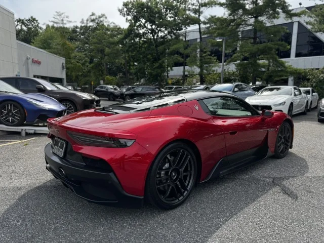 Used 2022 RED Maserati  image 15