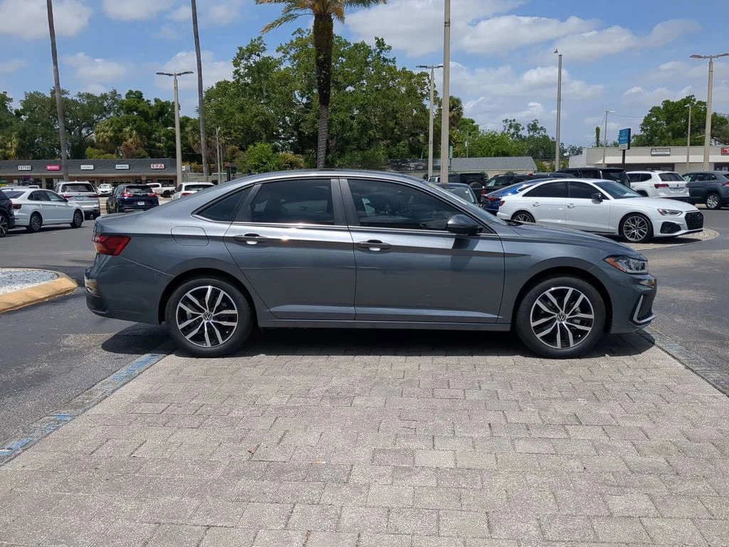 New 2026 Gray Volkswagen 1.5T SE image 3